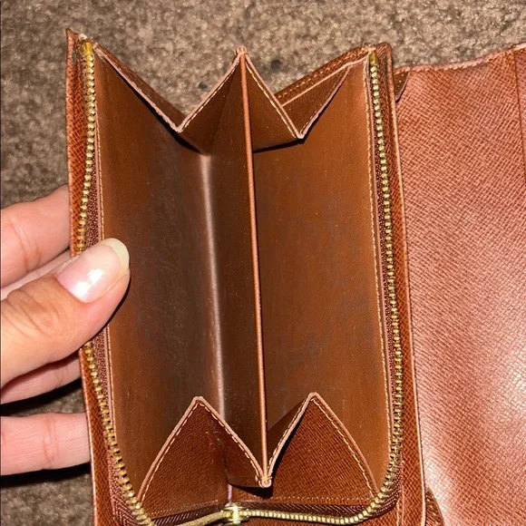 Authentic Louis Vuitton Brown Monogram Wallet in Good Pre-loved Condition - Picture 7 of 7